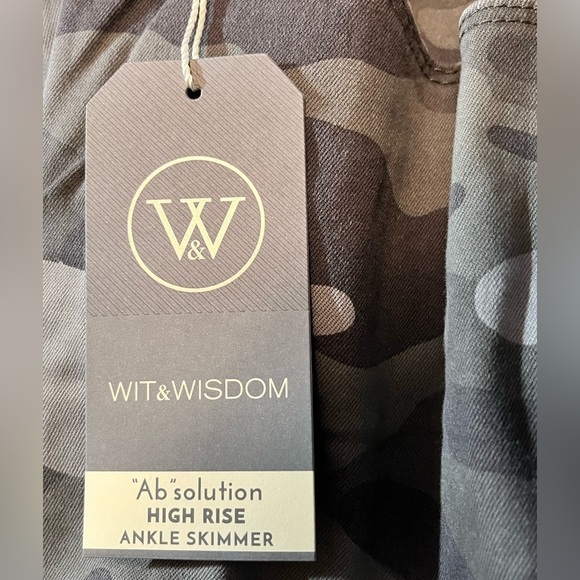 Ab'Solution Camo High Waist Ankle Skinny Pants
WIT & WISDOM - Picture 9 of 11